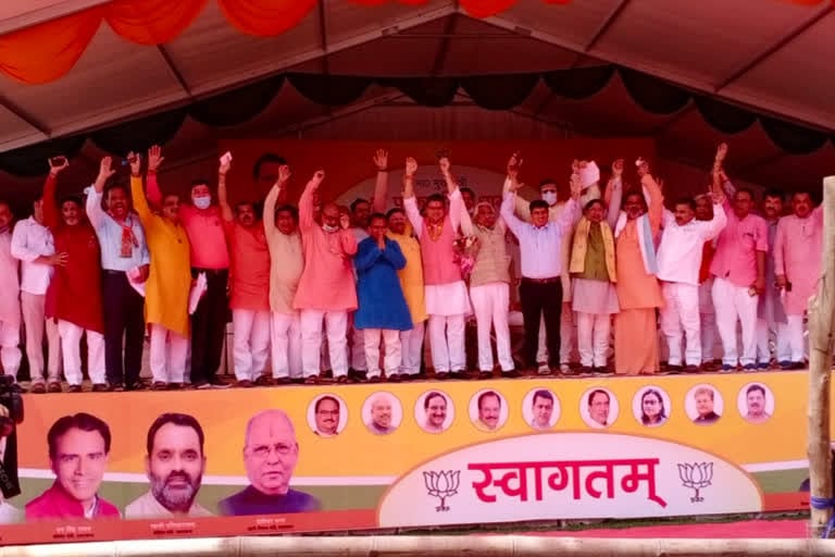 सीएम पुष्कर सिंह धामी ने किया ऑक्सजीन प्लांट का उद्घाटन