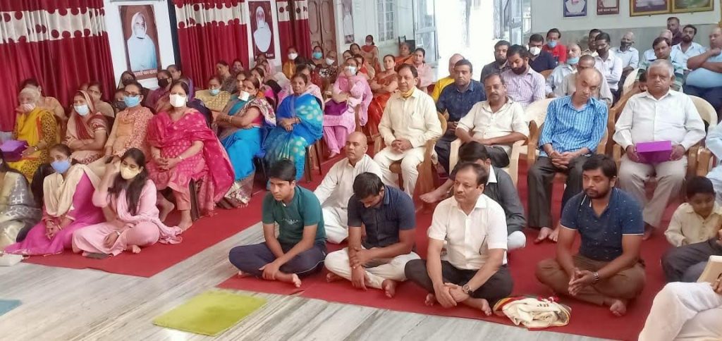धर्म-कर्म: प्रेमसुखधाम में मनाया गया क्षमायाचना दिवस