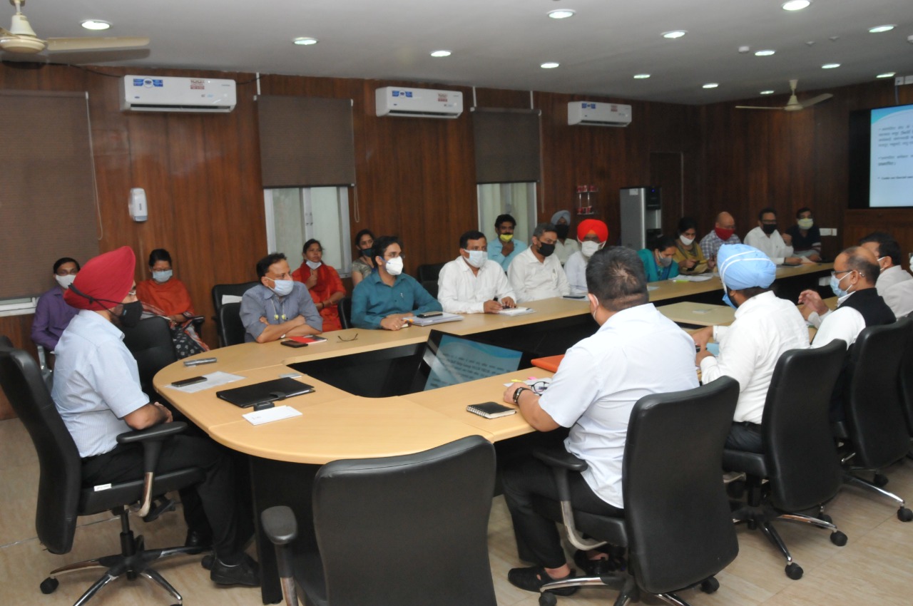 मुख्य सचिव डॉ. एस.एस. सन्धु ने ली कोविड-19 तथा डेंगू- मलेरिया रोकथाम के संबंध में समीक्षा बैठक