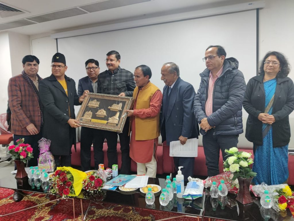 अब निजी पैरामेडिकल कॉलेज भी टीबी मुक्त अभियान में करेंगे भागीदारी , स्वास्थ्य मंत्री डॉ धन सिंह रावत के साथ बैठक में जताई सहमति