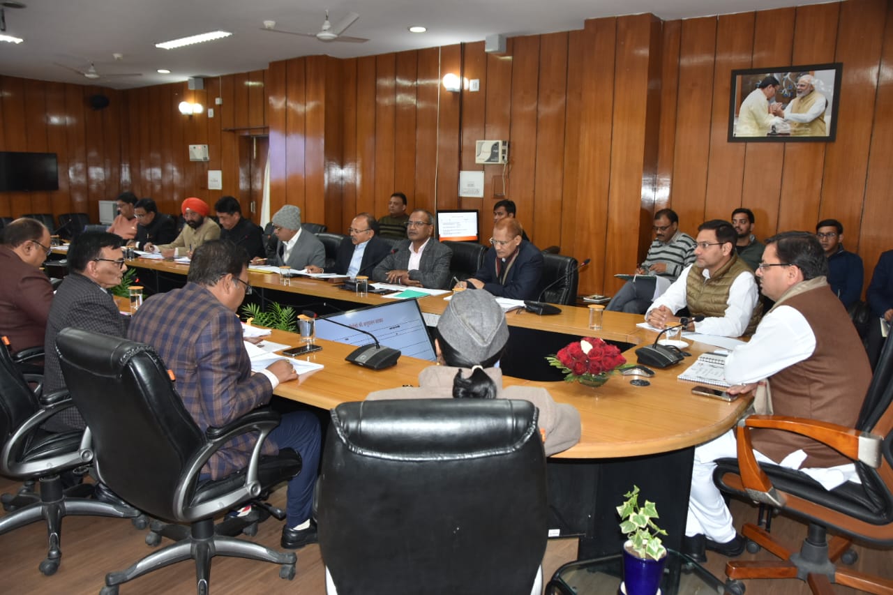 सीएम धामी ने ली गन्ना विभाग की समीक्षा बैठक,चीनी मिलों की आय बढ़ाने व किसानों का भुगतान समय पर करने के दिए निर्देश