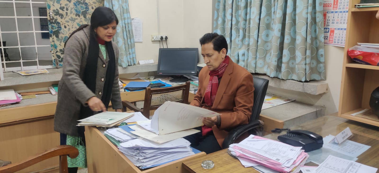 कमिश्नर दीपक रावत ने आरटीओ कार्यालय का किया औचक निरीक्षण, अव्यवस्थाओं पर लिया सख्त़ एक्शन