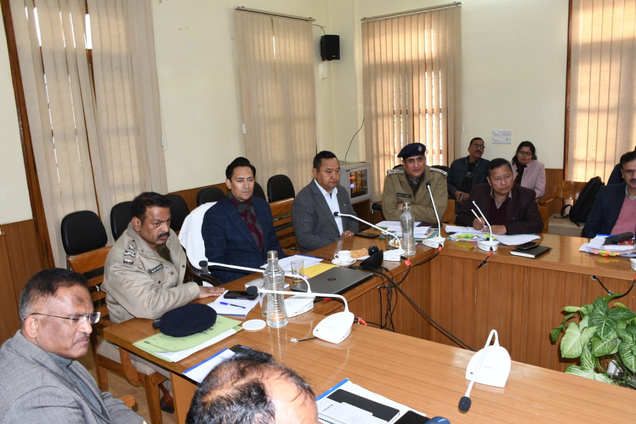 कुमाऊं कमिश्नर दीपक रावत का  ज़मीन फर्जीवाड़ा करने वालों पर सख़्त एक्शन, दर्जन भर मामलों में दिया मुकदमा दर्ज करने का  निर्देश