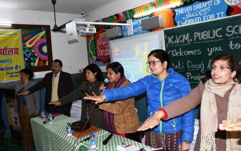 नैनीताल में महिला अपराध व नशे के खिलाफ जागरूकता अभियान जारी, छात्र-छात्राओं को शार्ट फिल्म के जरिए किया गया जागरूक