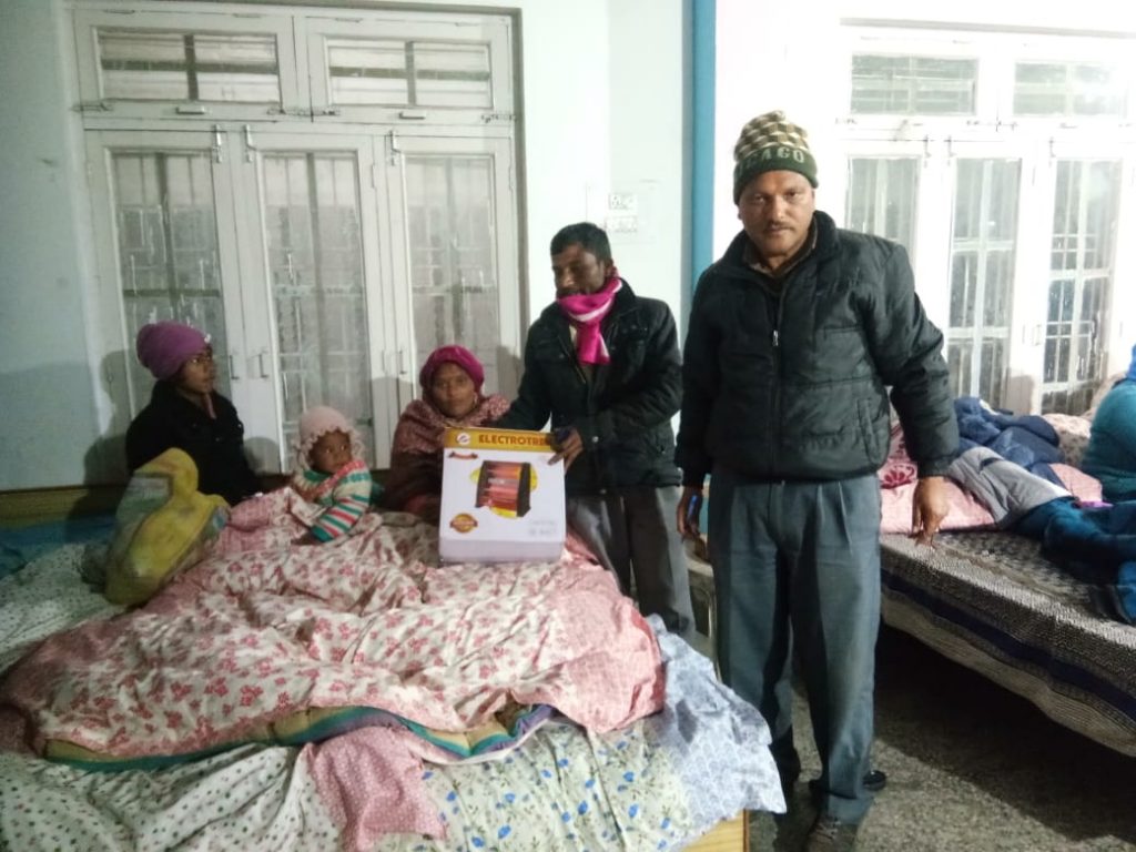 मुख्यमंत्री धामी की सर्वोच्च प्राथमिकता में शामिल हैं जोशीमठ आपदा के प्रभावित परिवार, रहने-खाने एवं ठंड से बचाव हेतु की गयी है पर्याप्त व्यवस्था