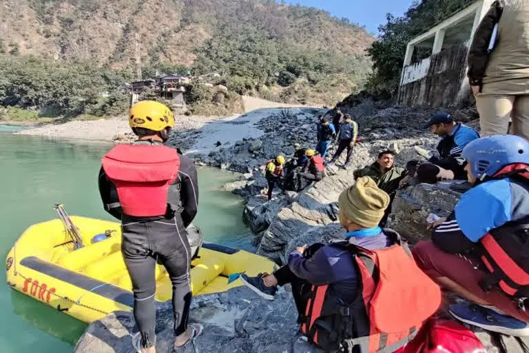 सैन्यकर्मी ने लगा दी गंगा में छलांग, मानसिक तौर पर अस्वस्थ था गैरसैंण निवासी राहुल