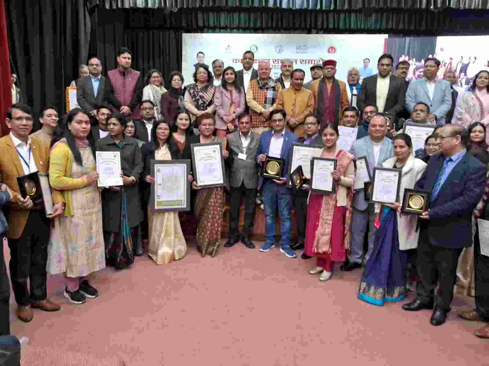 स्वास्थ्य मंत्री डा. धन सिंह रावत ने बांटे कायाकल्प अवार्ड, देहरादून व ऊधमसिंह नगर को मिला बेस्ट हॉस्पिटल का अवार्ड