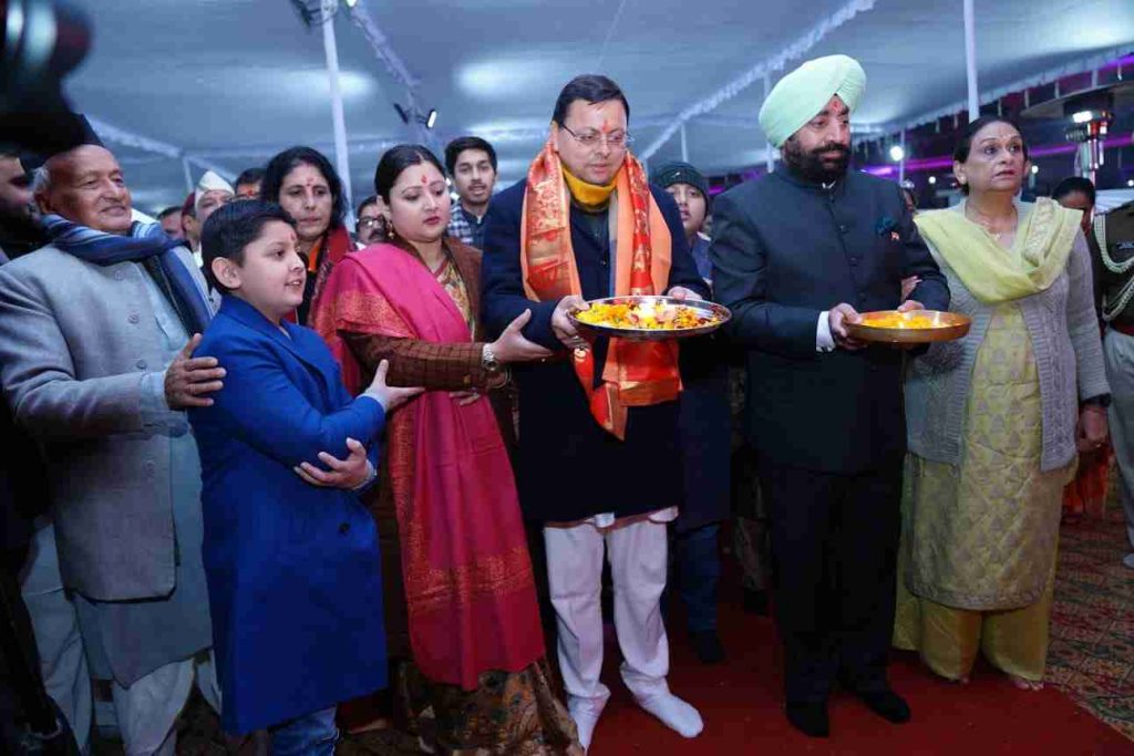 मुख्यमंत्री आवास में आयोजित हुई श्रीराम भजन संध्या, सुन्दरकांड का पाठ एवं भजन संध्या में राममय हुआ मुख्यमंत्री आवास