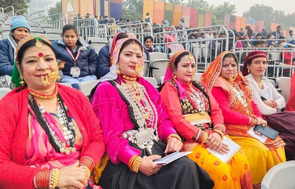 कर्त्तव्य पथ पर गणतंत्र दिवस समारोह में उत्तराखण्ड प्रवासियों के दल ने पारम्परिक वेशभूषा में किया प्रतिभाग