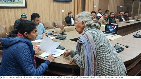 डीएम सोनिका ने सुनी जन समस्याएं, अधिकारियों को दिए आवश्यक दिशा निर्देश