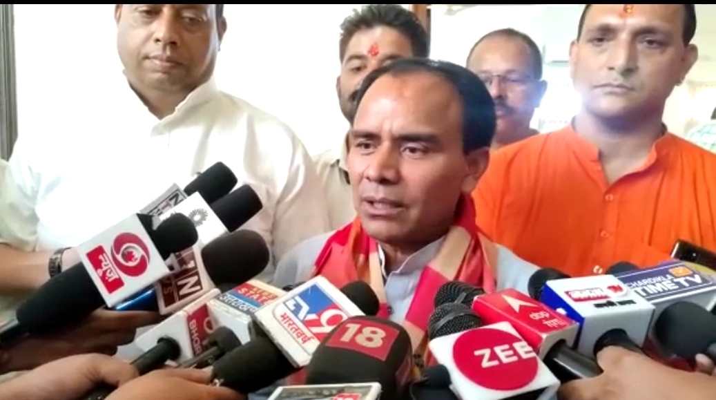 उत्सव के रूप में मनाया जायेगा ‘परीक्षा पे चर्चा’ कार्यक्रम, सूबे के सभी शिक्षण संस्थानों में होगा कार्यक्रम का सजीव प्रसारण : डाॅ धन सिंह रावत