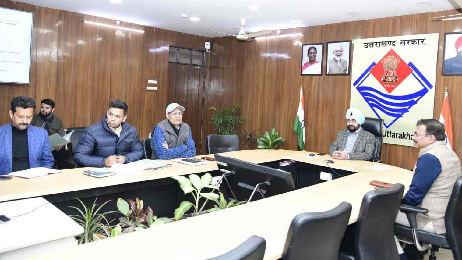 सीएस ने की प्रदेश में बनने वाली सभी टनल, ऑटोमेटेड और सरफेस पार्किंग की प्रगति की समीक्षा