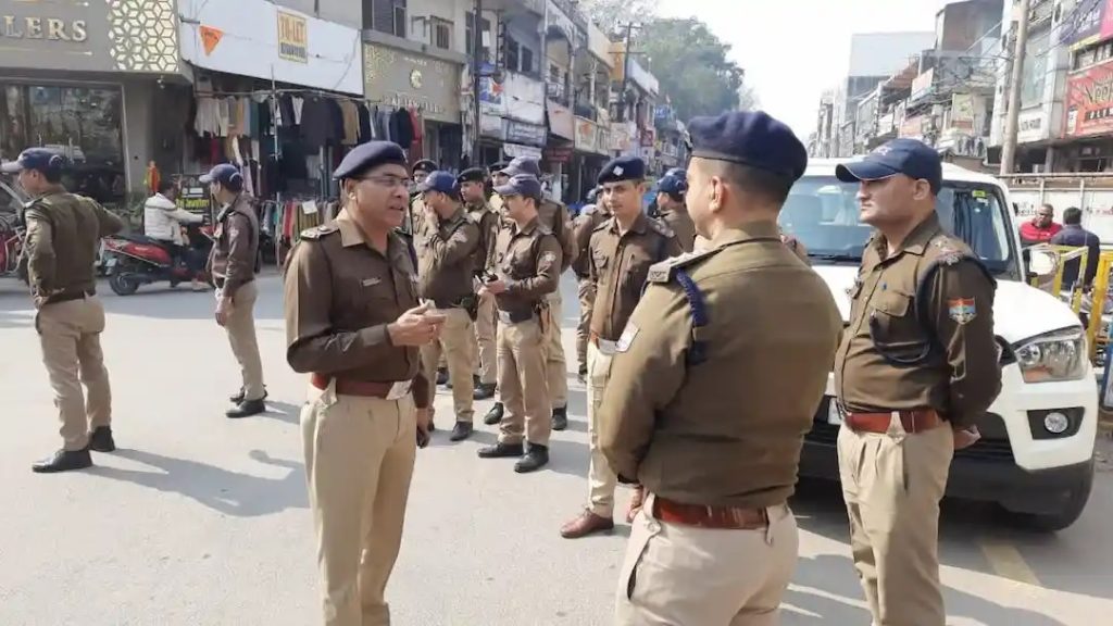 हिंसा के बाद पैरामिलिट्री फोर्स ने संभाला मोर्चा