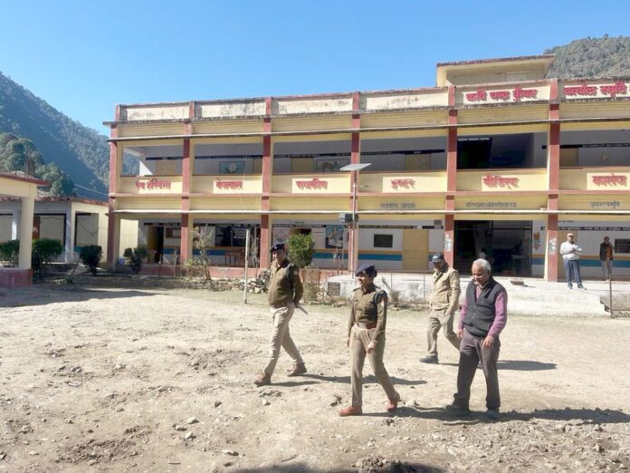 पुलिस उपाधीक्षक ने किया पुलिस बल के रूकने के स्थलों का निरीक्षण