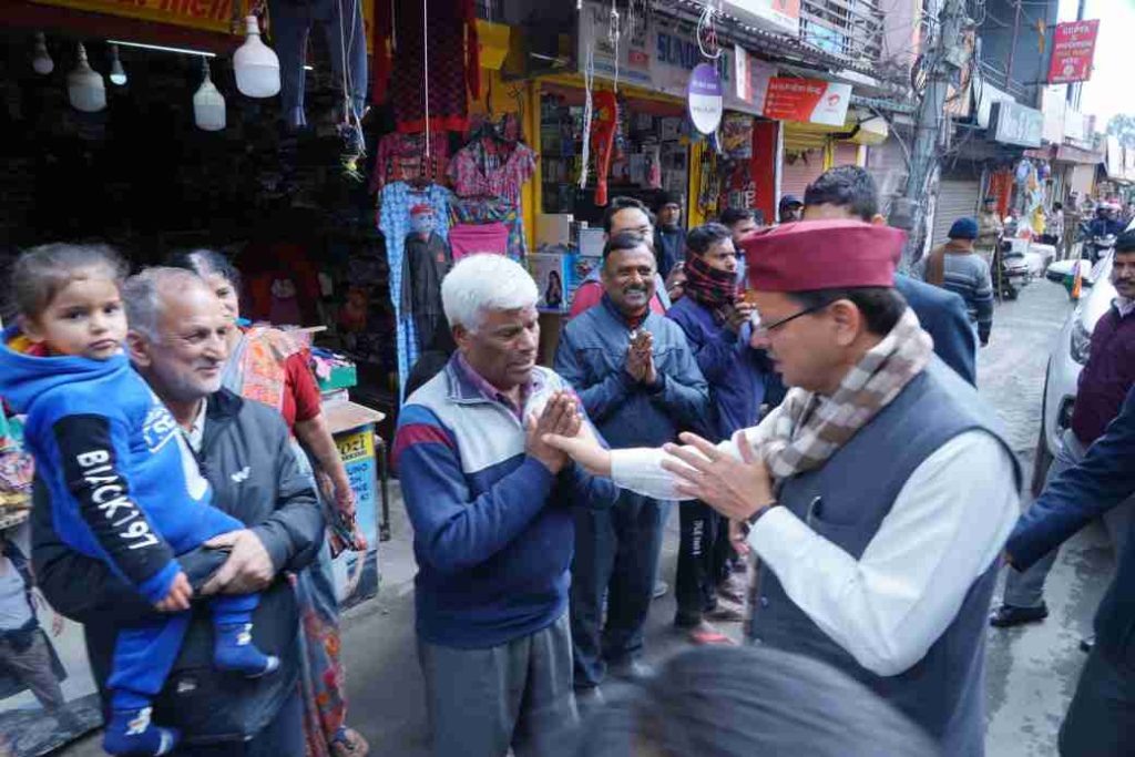 मुख्यमंत्री ने विभिन्न योजनाओं के लाभार्थियों से की मुलाकात, कहा – जन समस्याओं का त्वरित निस्तारण है अधिकारियों का दायित्व