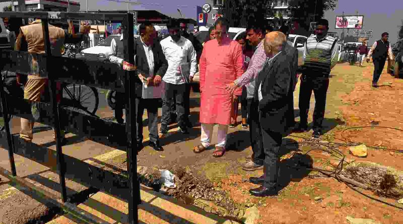 स्मार्ट सिटी के कार्यों का मंत्री प्रेम चंद ने किया निरीक्षण, तय समय पर कार्य पूरा करने के निर्देश
