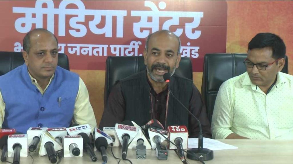 गोदियाल की पढ़ाई लिखाई और महाराष्ट्र में सम्पत्ति को लेकर भाजपा का हमला, परिवार भी मुम्बई तो फिर गोदियाल पहाड़ों कू रैबासी कैसे : जुगरान