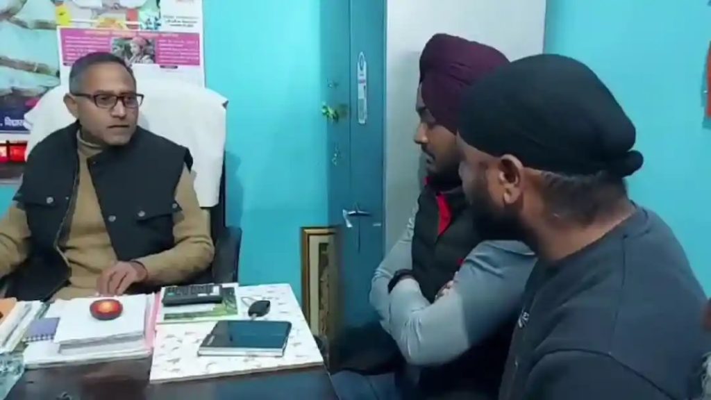 स्कूल प्रबंधन की लापरवाही से दो छात्राओं की बोर्ड परीक्षा छूटी