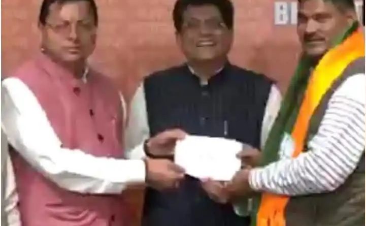 चुनाव के ऐन समय कांग्रेस को एक और बड़ा झटका, बदरीनाथ विधायक राजेंद्र भंडारी भाजपा में शामिल