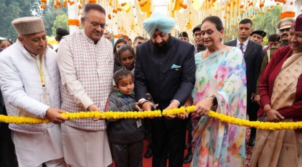 तीन दिवसीय वसंतोत्सव का आगाज, फूलों से सजा राजभवन