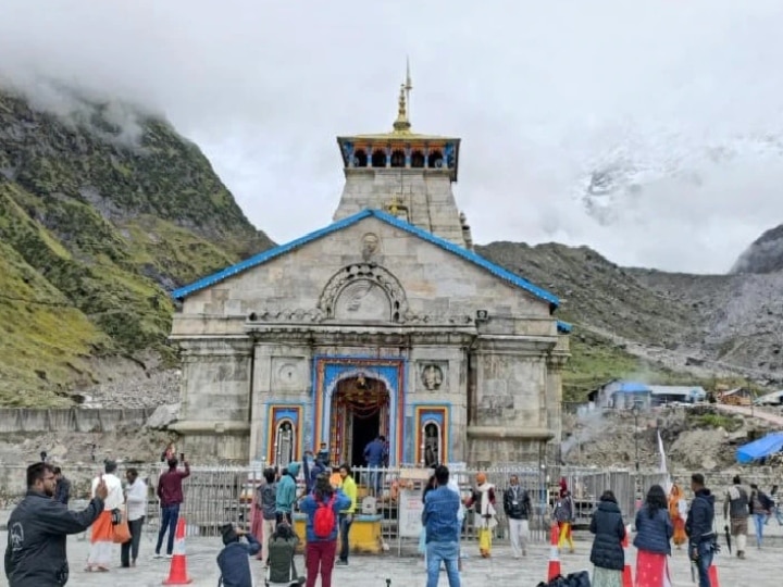 केदारनाथ में व्यापारियों व तीर्थ पुरोहितों का विरोध समाप्त, प्रशासन ने मानी मांगे  
