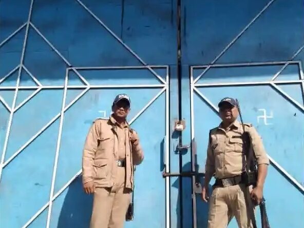 बंद फैक्ट्री में मिली 9000 से ज्यादा शराब की पेटियां,फैक्ट्री सील,बैठाया पहरा