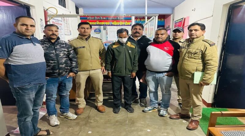 एसटीएफ के हत्थे चढ़ा नशा तस्कर,चरस के साथ गिरफ्तार