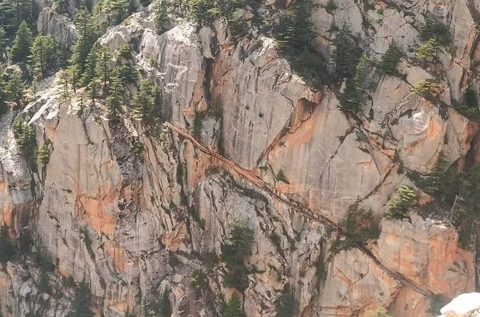 पर्यटकों के आने का सिलसिला शुरू,गरतांग  पहुंचे 60 पर्यटक