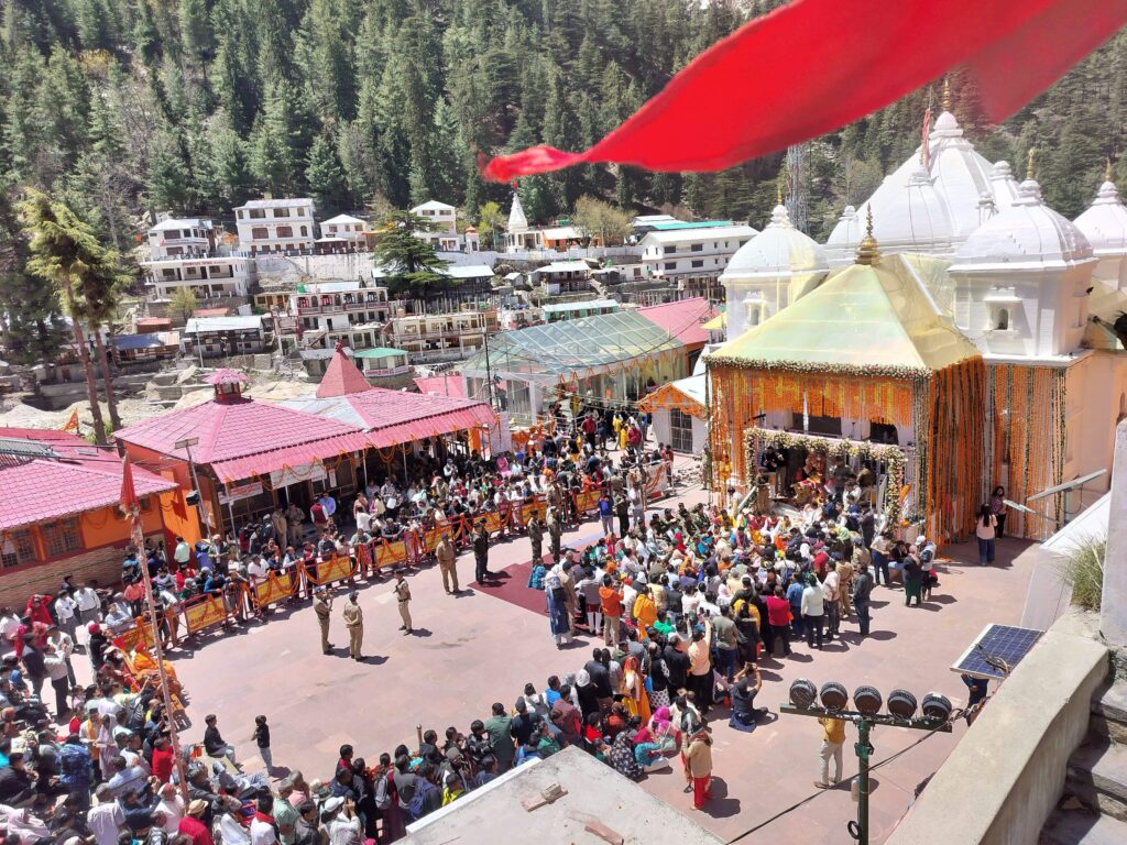 गंगोत्री धाम के कपाट खुलने के साथ हुआ चारधाम का आगाज