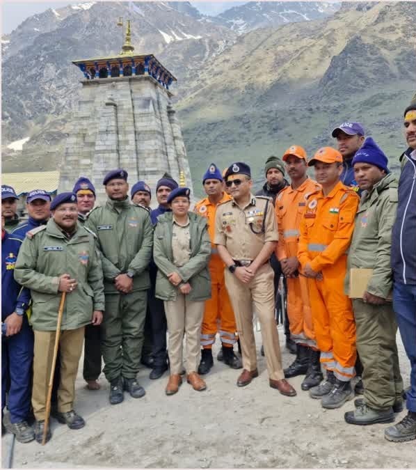 पुलिस महानिदेशक अभिनव कुमार ने केदारनाथ धाम पहुंच कर लिया सुरक्षा व्यवस्थाओं का जायजा