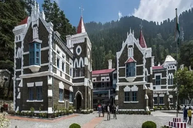 बार एसोसिएशन ने किया हाईकोर्ट की बेंच ऋषिकेश शिफ्ट करने के आदेश का विरोध