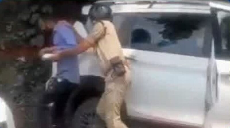दारोगा और टैक्सी चालक के बीच हुई धक्का-मुुक्की का वीडियो वायरल