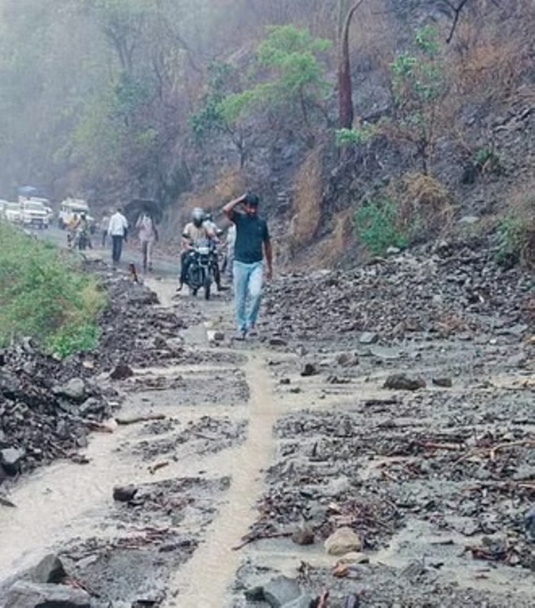 मलबे में दबकर लापता हुए व्यक्ति का शव बरामद