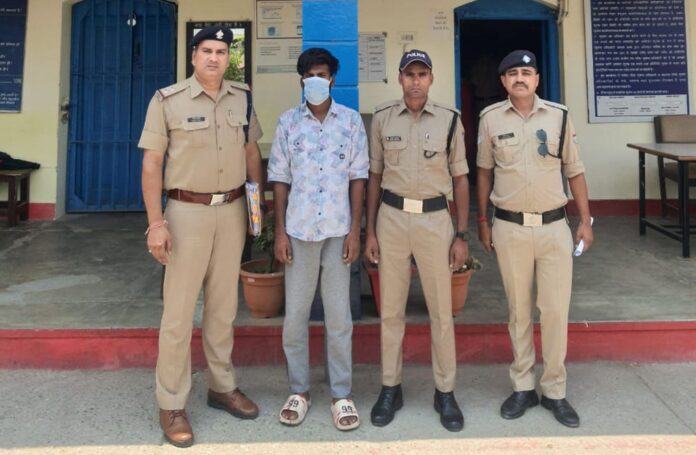 लाखों की धोखाधड़ी करने वाले अंतर्राज्यीय गैंग का ठग गिरफ्तार