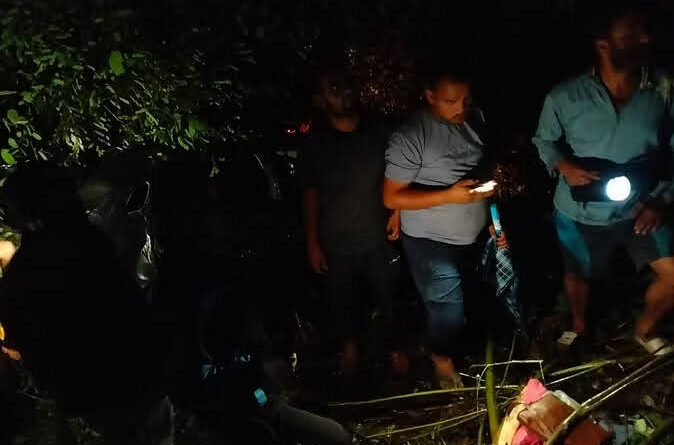 कार के अनियंत्रित होकर खाई में गिर जाने से दो महिलाओं की मौत