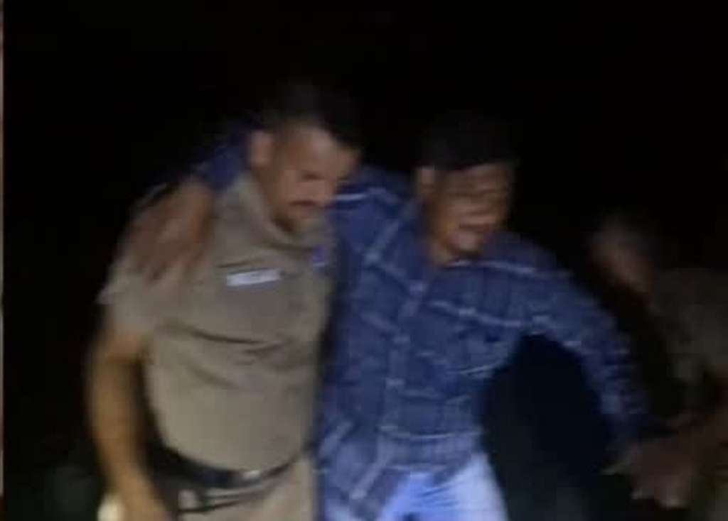 अवैध हथियारों के  सौदागर से पुलिस की मुुठभेड़,बदमाश के पैर में लगी गोली