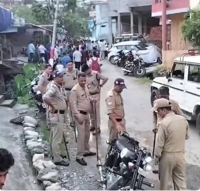 एवीबीपी और एनएसयूआई कार्यकर्ताओं के बीच तीखी झड़प,दोनों ओर से पुलिस को तहरीर