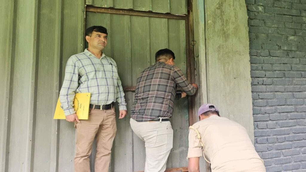 अवैध रूप से बनाए जा रहे होटल को प्राधिकरण ने किया सील