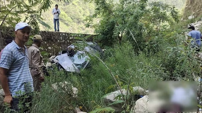  गंगोत्री हाईवे के पास खाई में गिरी कार,दून के युवक की मौत