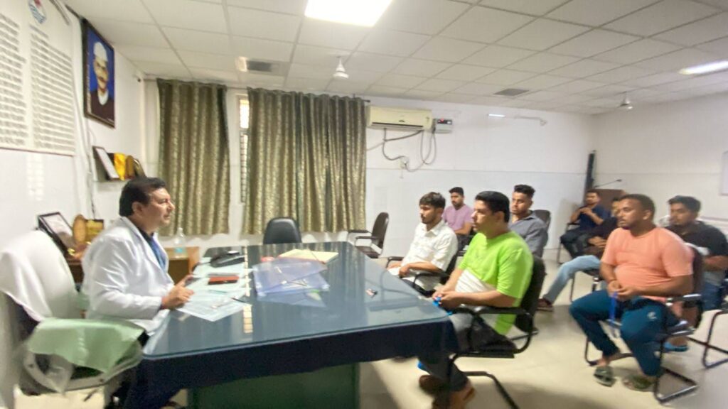 यूथ कांग्रेस ने की चंद्रमोहन सिंह नेगी बेस चिकित्सालय में निश्चेतक (बेहोशी चिकित्सक) की मांग
