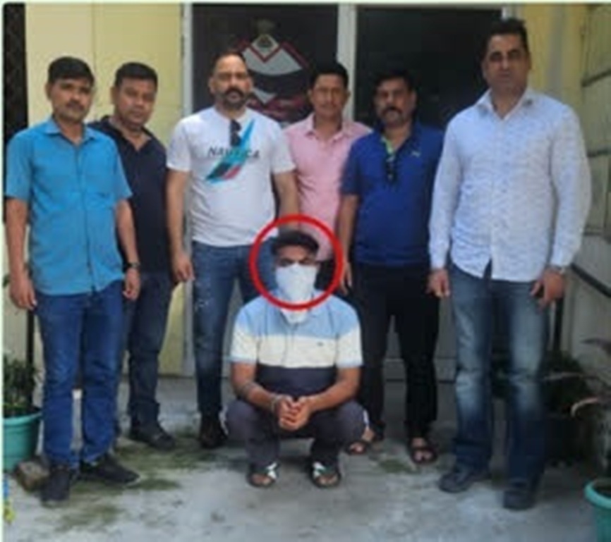  25 हजार का फरार इनामी ट्रांजिट कैंप से गिरफ्तार