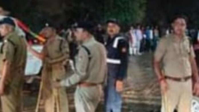 कांवड़ यात्रा का समापनः जाते-जाते फिर कांवड़िए कर गए बवाल, पुलिसकर्मी घायल