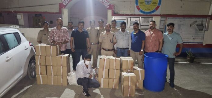 नकली शराब बनाने की फैक्ट्री का भंडाफोड़, एक गिरफ्तार,एक फरार