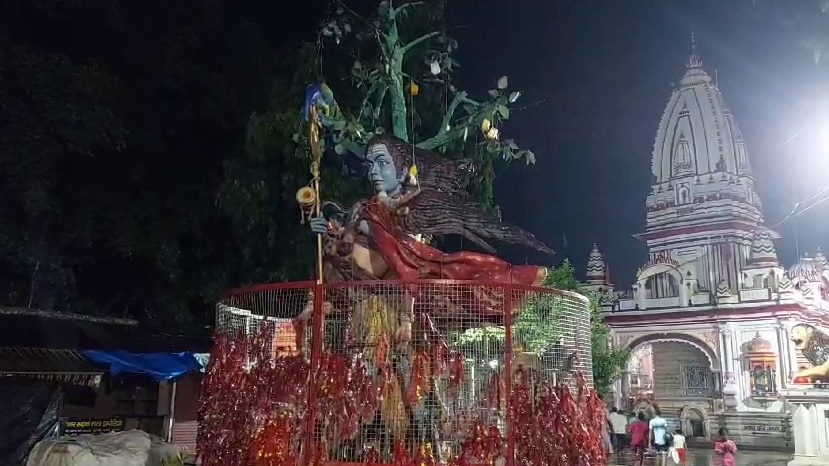  सावन के आखिरी सोमवार को लगा दक्षेश्वर महादेव मंदिर में भक्तों का तांता