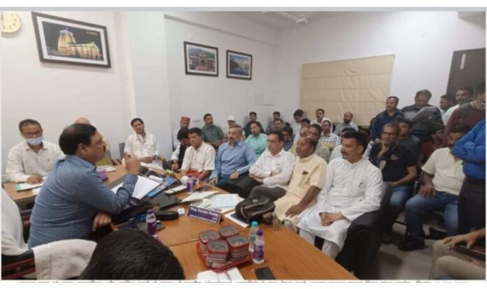 आयुक्त गढवाल मण्डल ने चारधाम यात्रा से जुड़े स्टेकहोल्डर्स, हितधारकों एवं सम्बन्धित विभागों के अधिकारियों के साथ बैठक की