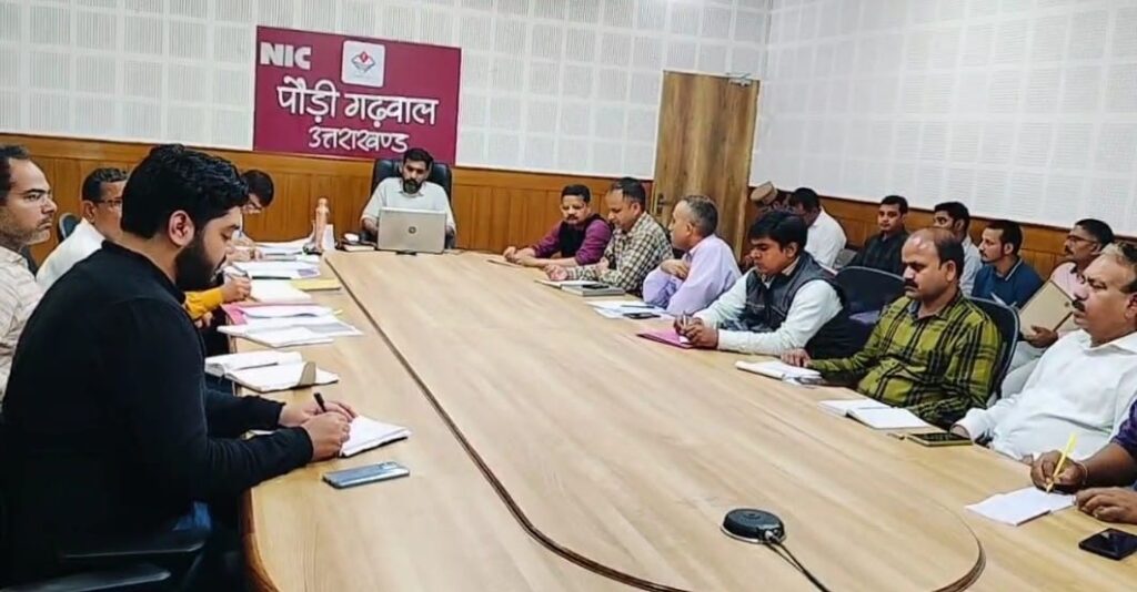 डीएम डॉ आशीष चौहान ने दिए शराब पीकर वाहन चालने वालों पर कार्रवाई करने के निर्देश