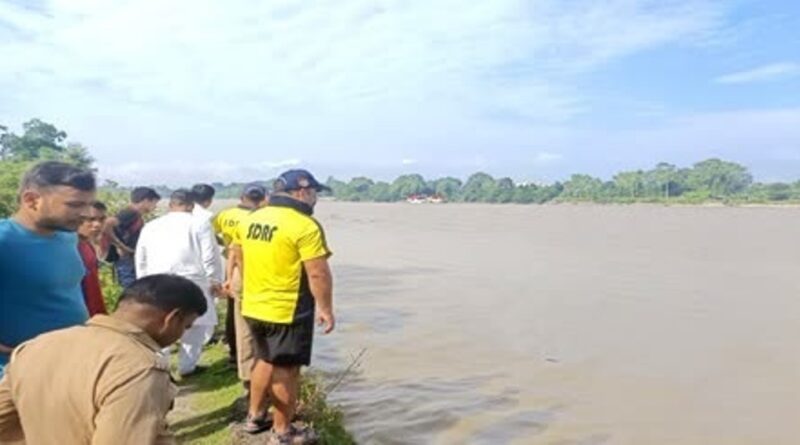 गंगा में बहे दो किशोर, एक का शव बरामद, दूसरे की तलाश जारी