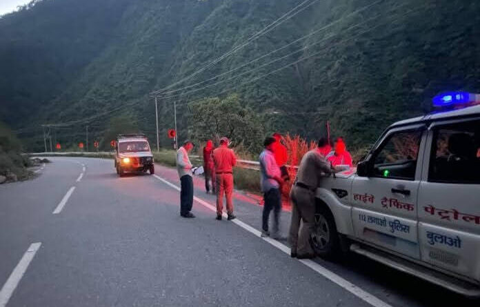 पुलिस आई एक्शन मोड में, फ्लैशर लाइट्स के खिलाफ चलाया विशेष तलाशी अभियान