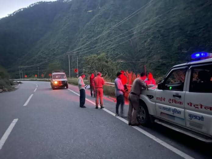 पुलिस आई एक्शन मोड में, फ्लैशर लाइट्स के खिलाफ चलाया विशेष तलाशी अभियान