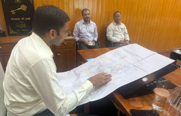 शहर में सफाई एवं सुगम व्यवस्था को लेकर जिलाधिकारी गंभीर